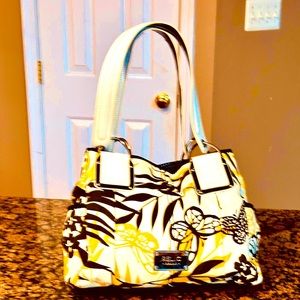 Gorgeous Detailed RELIC Tote Hand Bag. Very Classy Vintage hand bag.